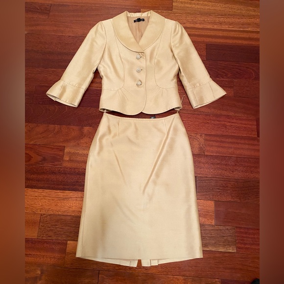 Tahari Gold Skirt Suit US 2 - Classy Wedding or Gala -Well cared for & loved - Picture 8 of 12